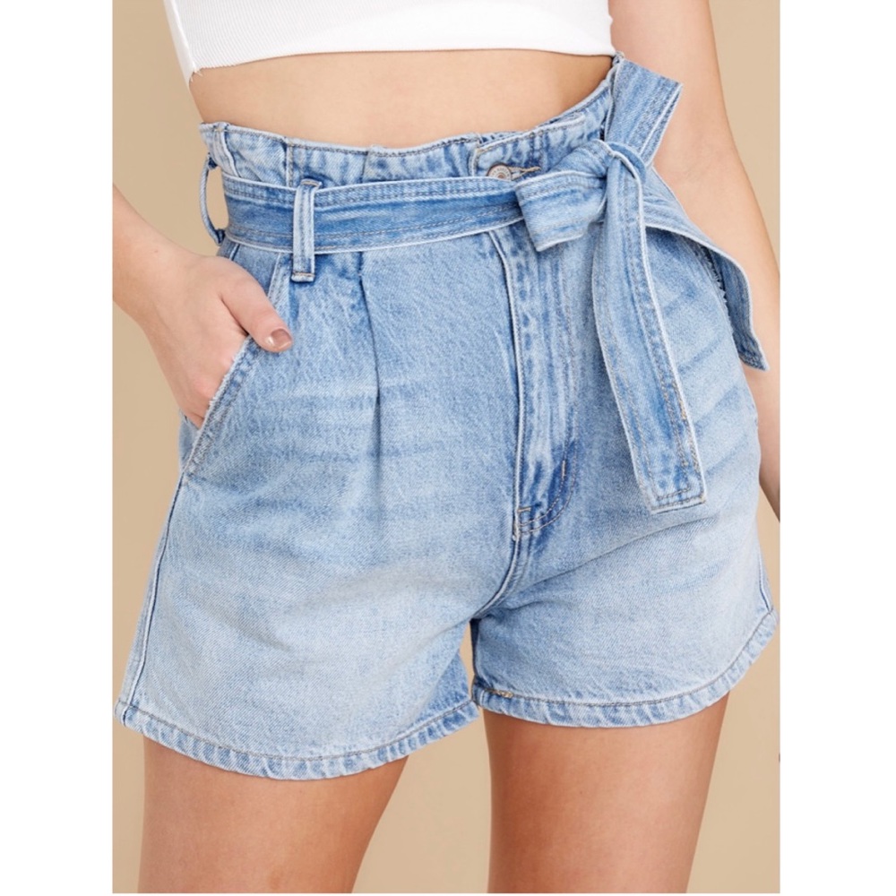 High-Waist, Medium Wash Denim Shorts 💙